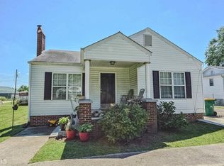 43 E Stephens St, Winder, GA 30680