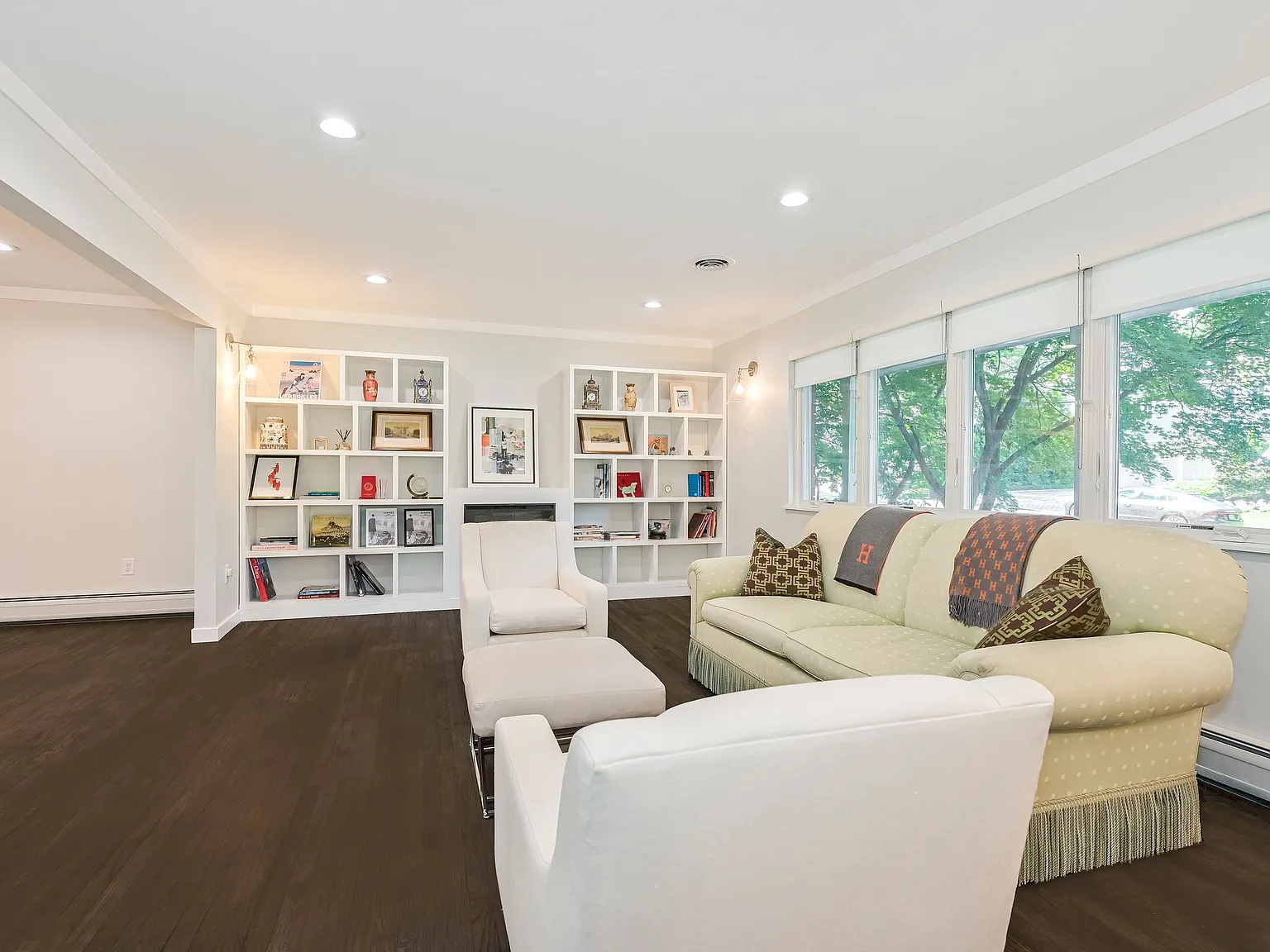 5 bed, 2760 sqft, $7,200 — Photo 4