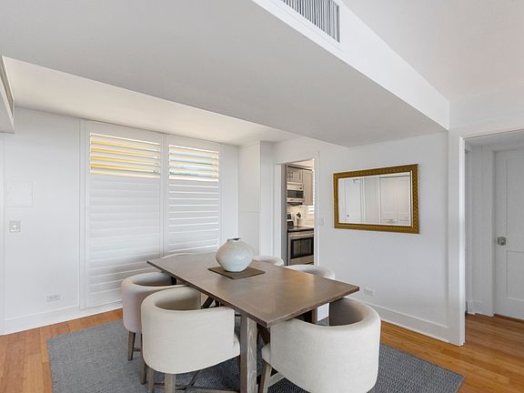 4th image of 130 Lakeshore Drive #222