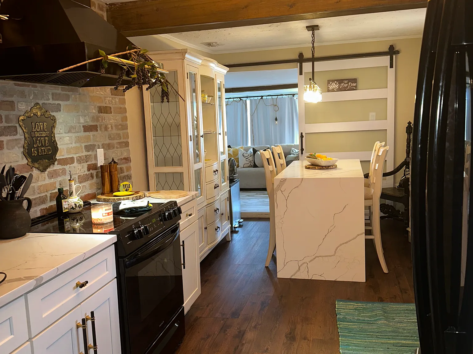 3 bed, 1438 sqft, $2,200 — Photo 3