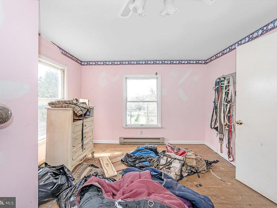 28th image of 550 Halltown Rd
