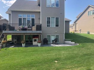 14011 Ridgemont Dr, Urbandale, IA 50323