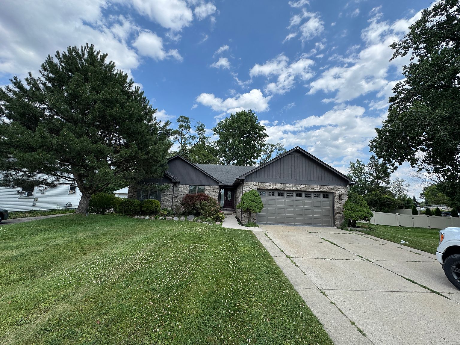 6192 N Inkster Rd, Dearborn Heights, MI 48127 | Zillow