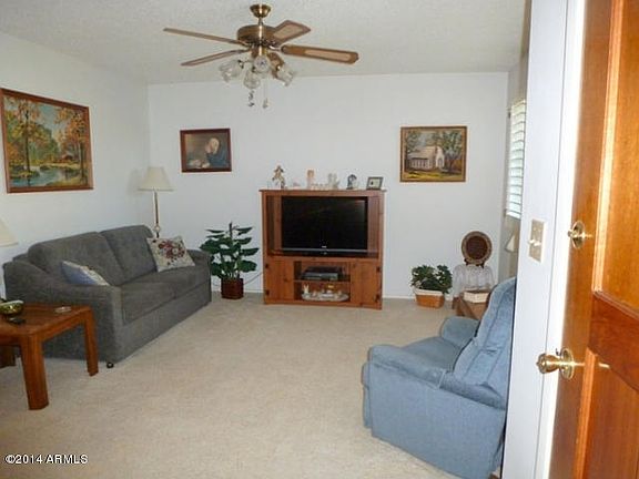 3rd image of 711 E Laurel Dr