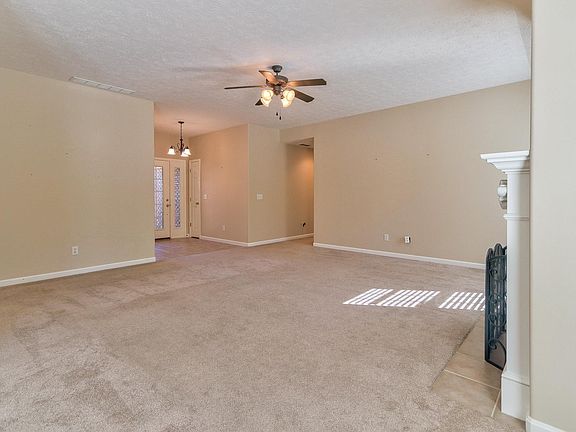 5th image of 2535 Heard St