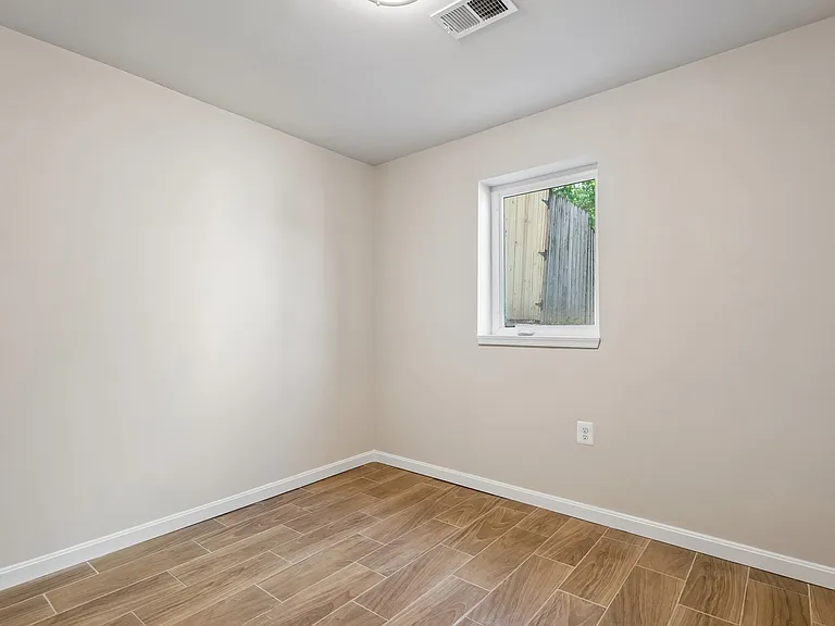 3326 Oxon Run Rd SE — Photo 12