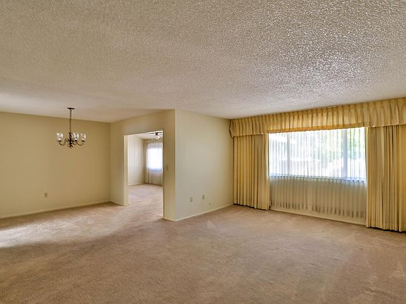 4th image of 10724 W El Capitan Cir