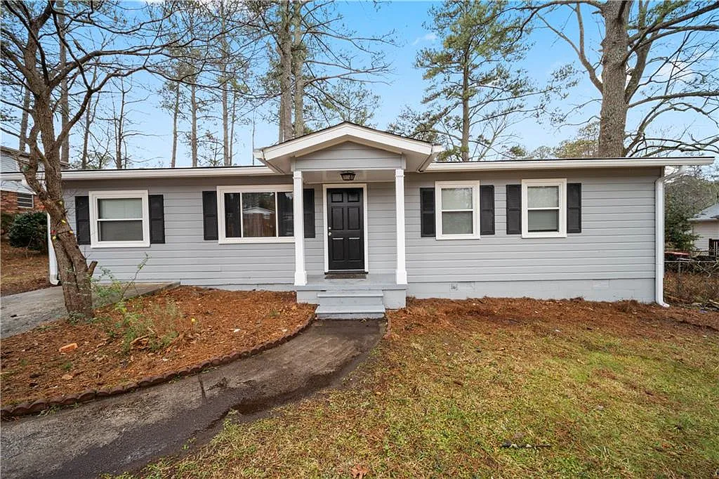 996 Azalea Cir NE photo 1