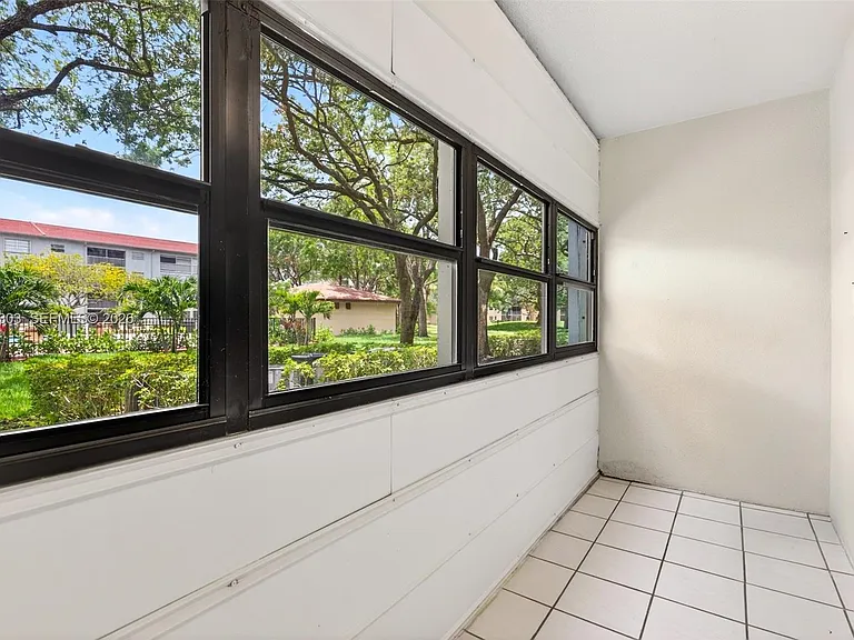 1400 SW 124th Ter #111Q — Photo 15
