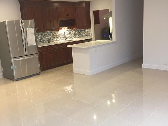 2nd image of 918 Mandarin Isle