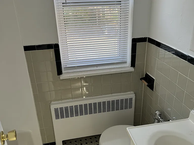 4200 Grand Ave — Photo 4