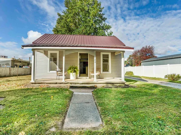 108 S Logan St, Burnettsville, IN 47926