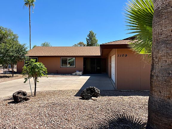 2nd image of 1109 S Longwood Loop