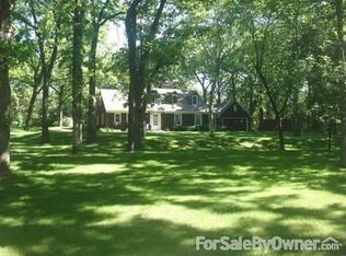 4 Manitoba Rd, Hopkins, MN 55305