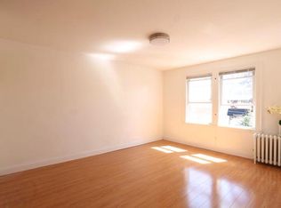 645 Willis Ave, Williston Park, NY 11596