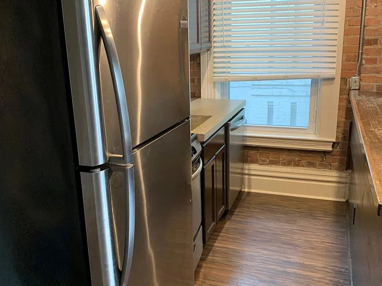 302 S Negley Ave #3 — Photo 2