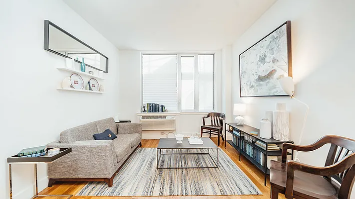 Rented by Nooklyn NYC LLC | media 73