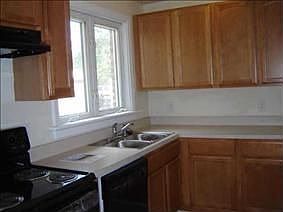 2nd image of 7700 Merrick Rd