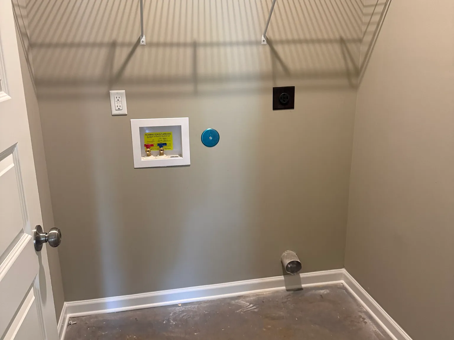 3 bed, 1300 sqft, $1,550 — Photo 2