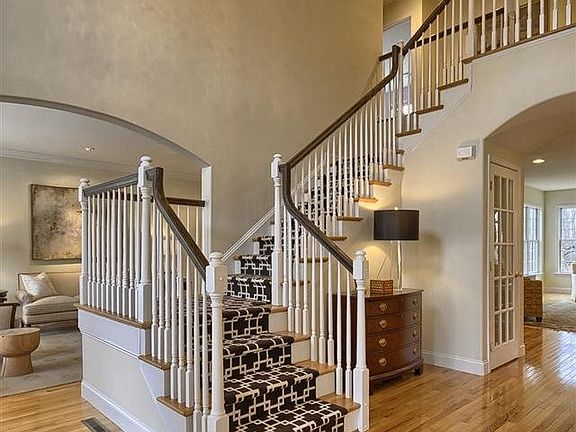 "Stark" Custom Runner