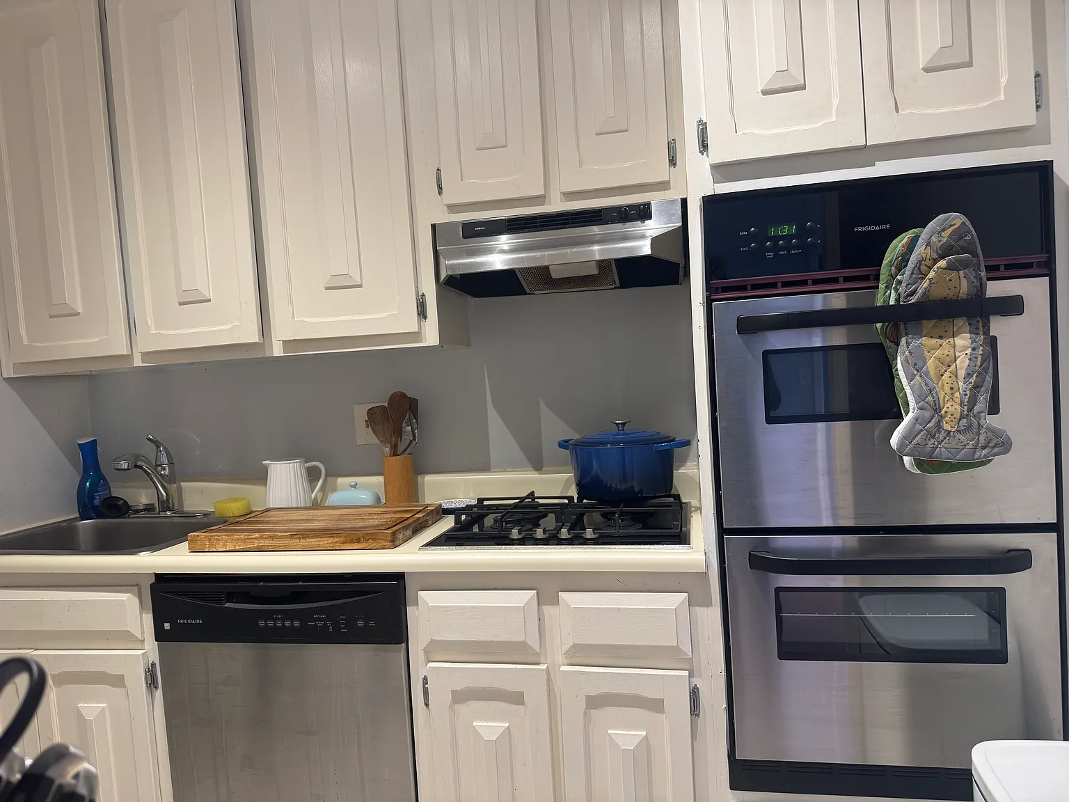1 bed, 747 sqft, $3,300 — Photo 2
