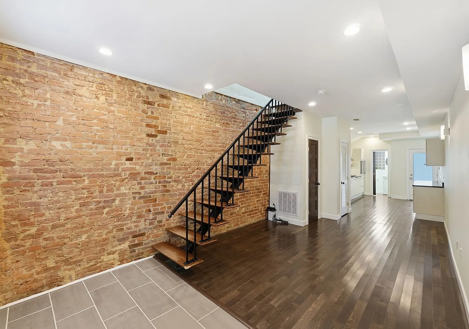 Capitol Hill Charm. Modern Style. Unbeatable Location! — Photo 2
