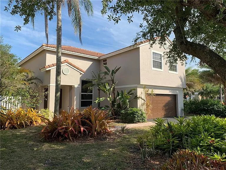 12624 NW 11th Ct — Photo 2