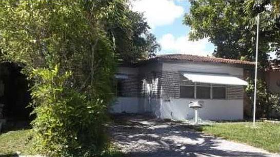 2nd image of 1008 N 16th Ave