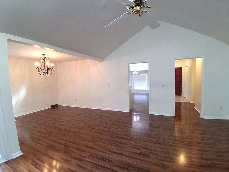 110 Bridlewood Pl — Photo 6