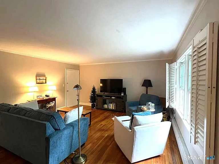 192 Park St #4 — Photo 1