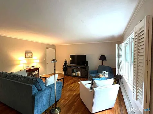 192 Park St #4 Photo 1
