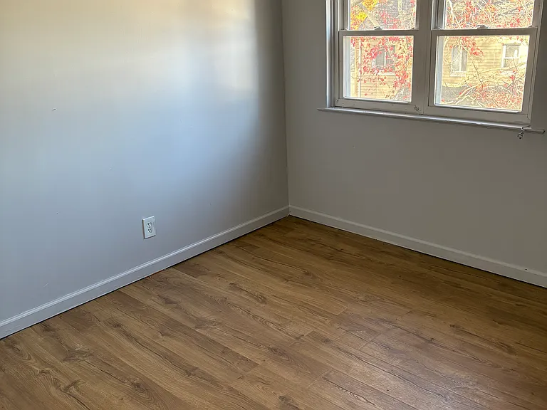 18 Indian Hill St — Photo 5