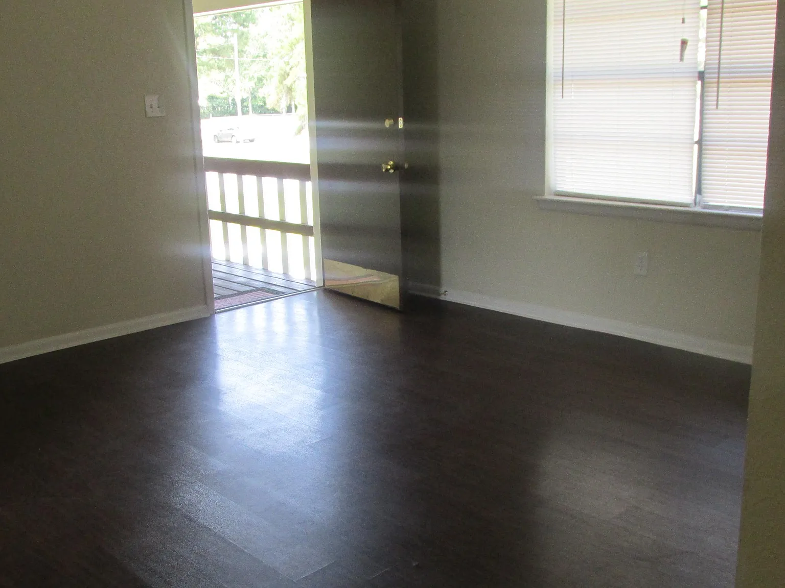 2 bed, 900 sqft, $1,250 — Photo 2
