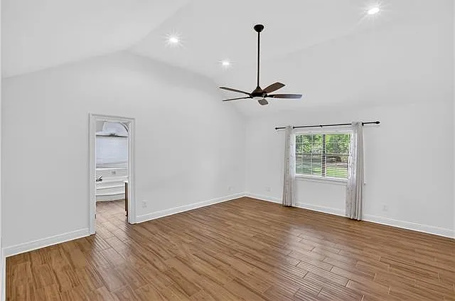 401 Starling Dr — Photo 18
