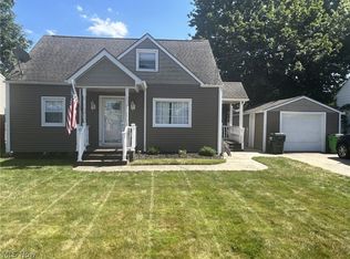 688 E Cassell Ave, Barberton, OH