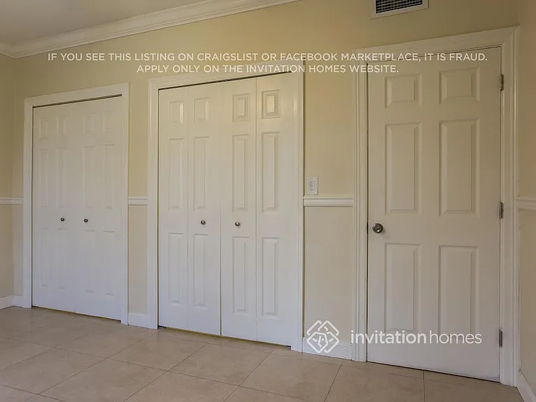 10900 SW 42nd St — Photo 11