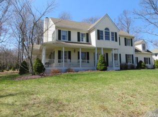 11 Maplewood Dr, Danbury, CT 06811