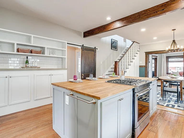 1405 S Henderson St — Photo 26