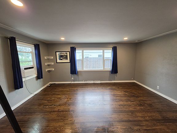 4th image of 1281 Alton St