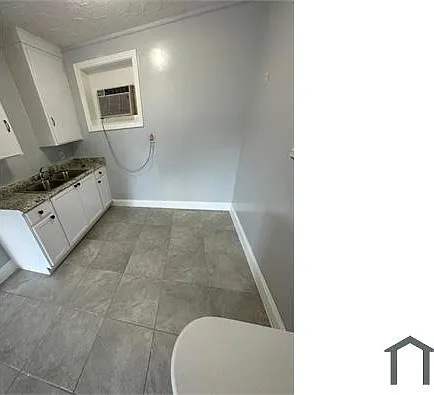 Studio, 600 sqft, $800 — Photo 2