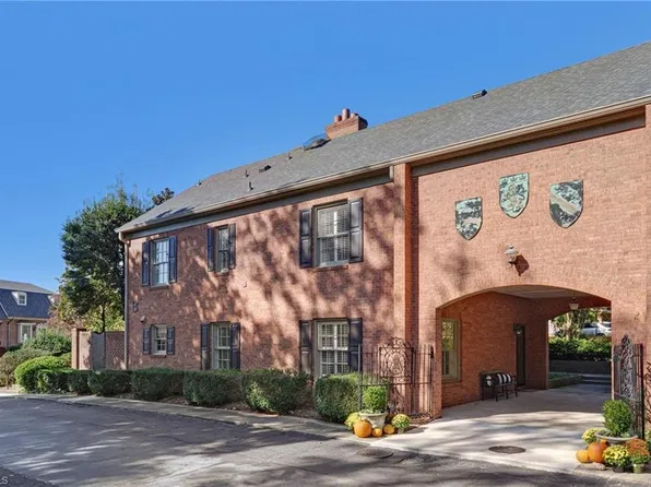 1833 Banking St APT B6, Greensboro, NC 27408