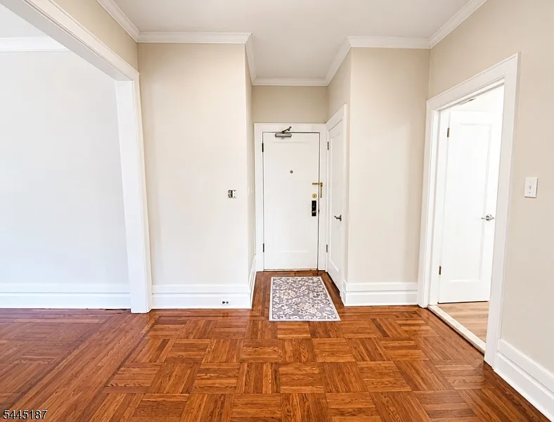 1 bed, 1.0 bath, $2,500 — Photo 3