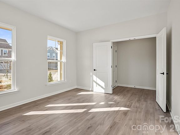 4th image of 703 Cranberry Way