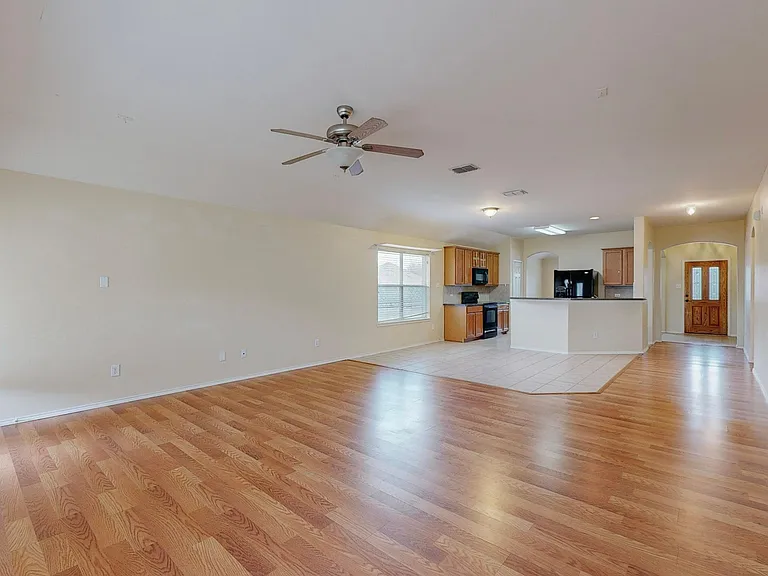 1065 Aviary — Photo 15