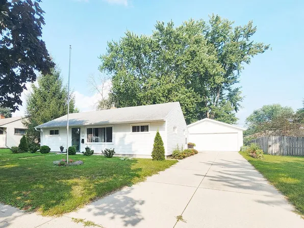 1322 MacArthur Drive, Janesville, WI 53548