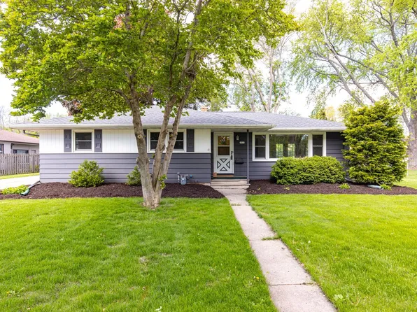 1415 Fairview St, Oshkosh, WI 54901