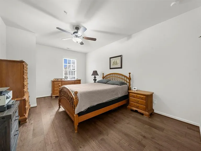 410 Rose Garden Ln — Photo 36
