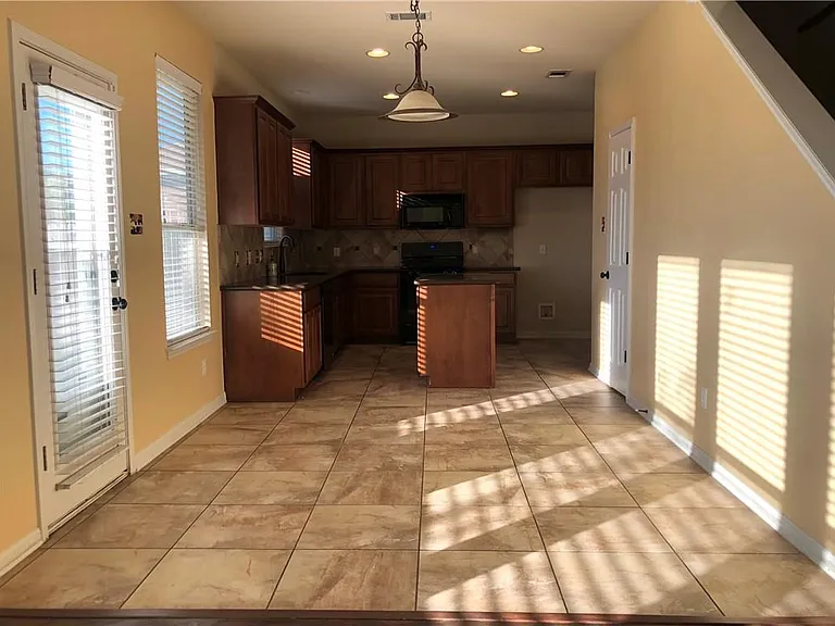 20625 Farm Pond Ln — Photo 14