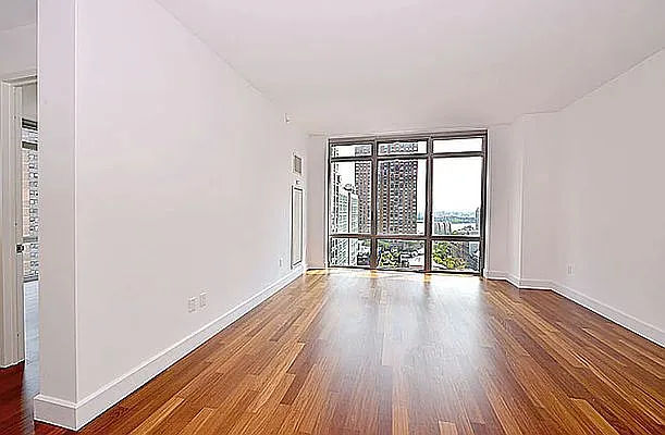 333 E 91st St APT 8B photo 1
