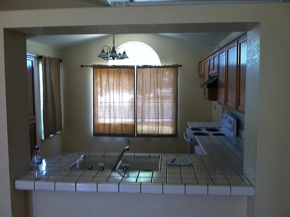 3rd image of 2261 Huntington Dr